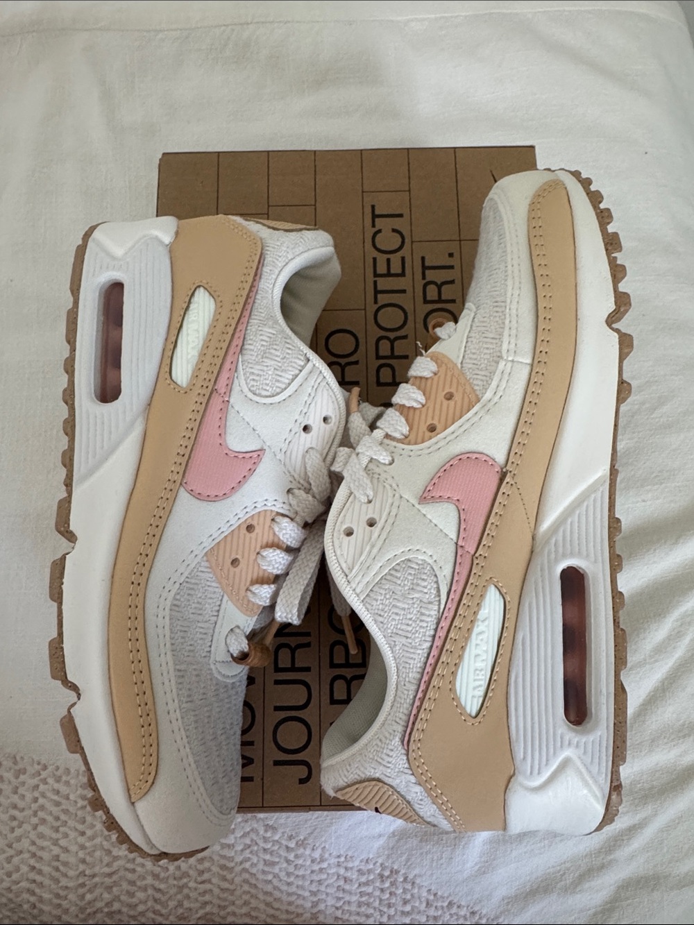 Nike Womens Air Max 90 SE Sun Club Sneaker US 7.5 Sail Arctic Orange Phantom
